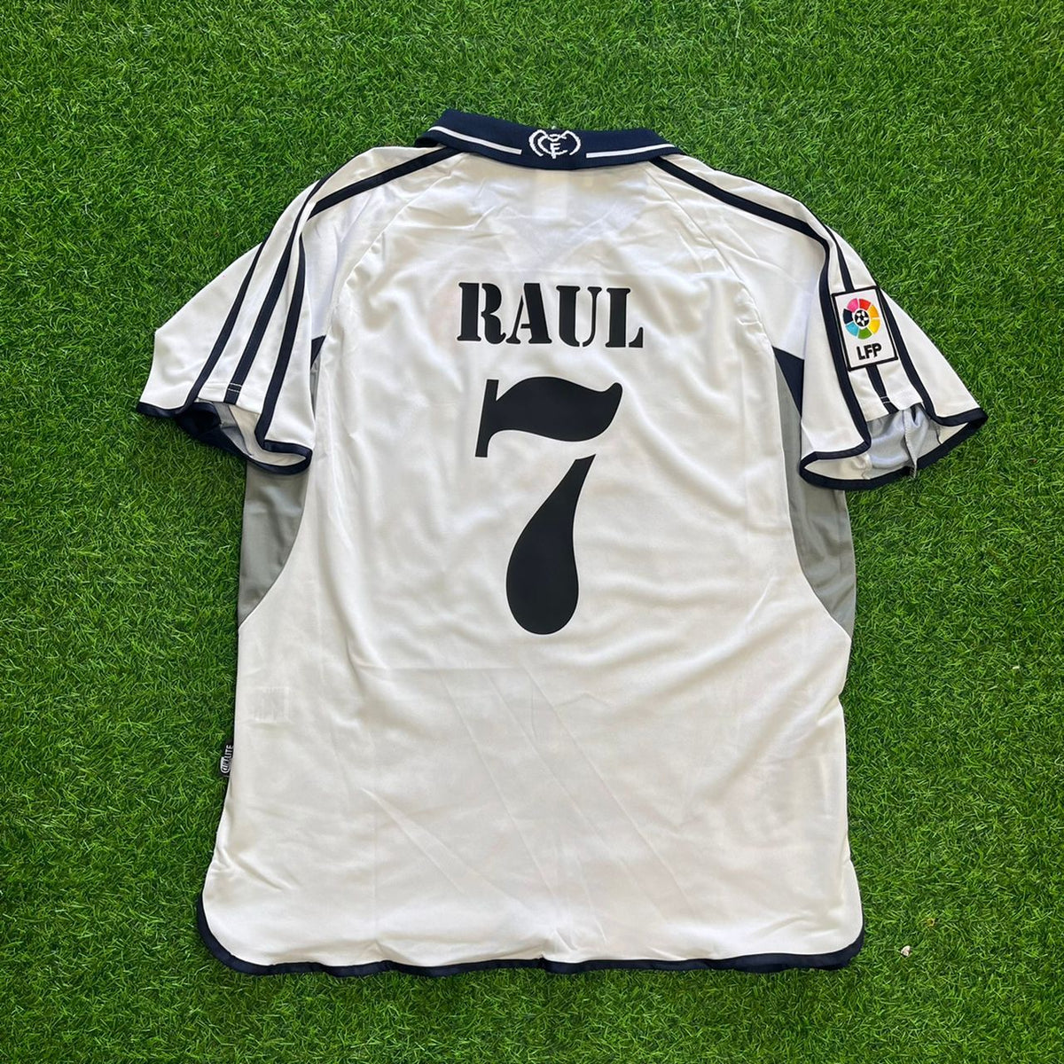 Raul Gonzales 2000 Retro Football Soccer Jersey Kit – Back View