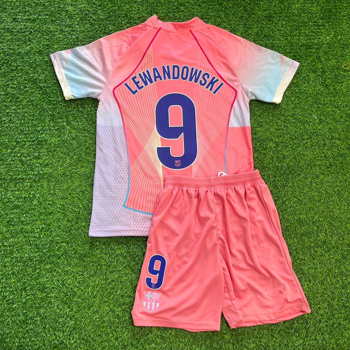 Robert Lewandowski Barcelona Pink Kids Jersey – Back View
