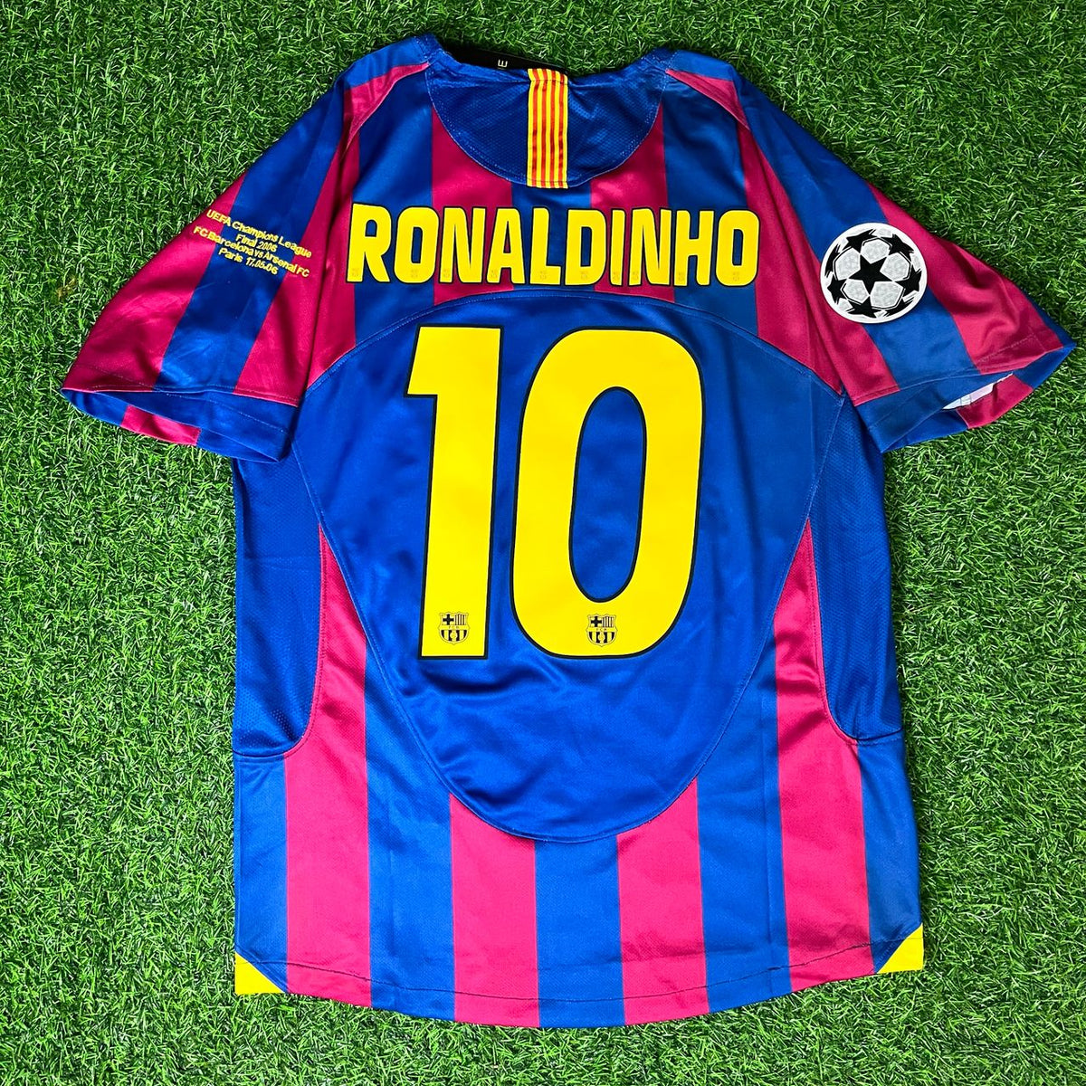 2006 Ronaldinho Gaucho Barcelona Final Retro Short Sleeve Football Jersey – Back View