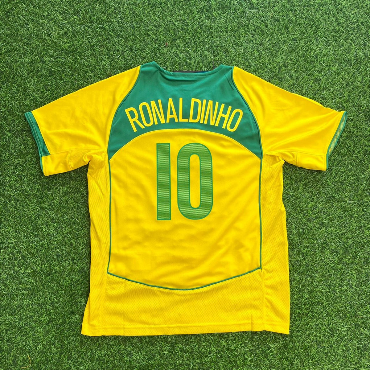 Ronaldinho Gaucho – Brazil 2004–2006 Retro Kit Jersey – | | – Back View