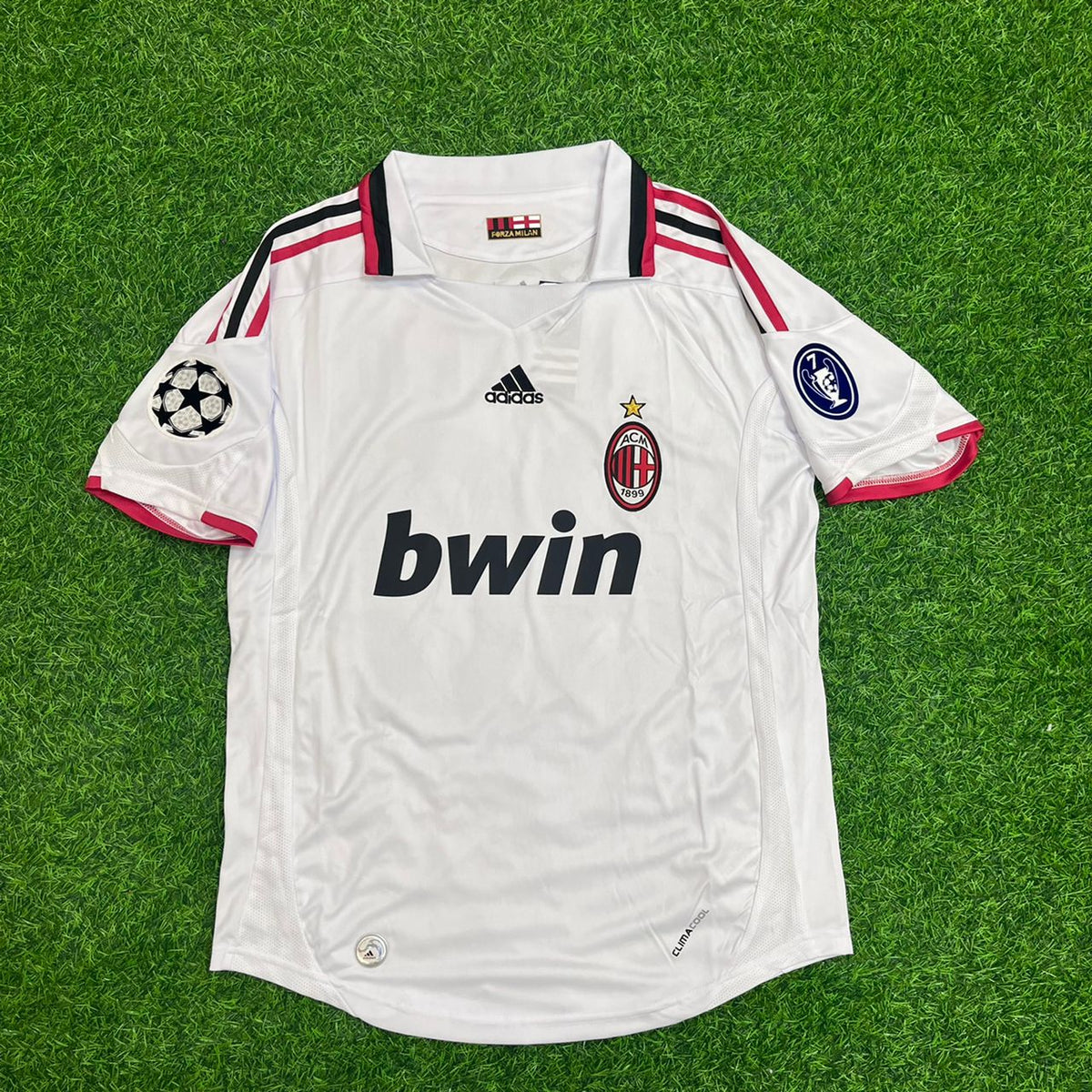 2009 Ronaldinho Guacho Milan 2010 Season White Retro Football Jersey – Front View