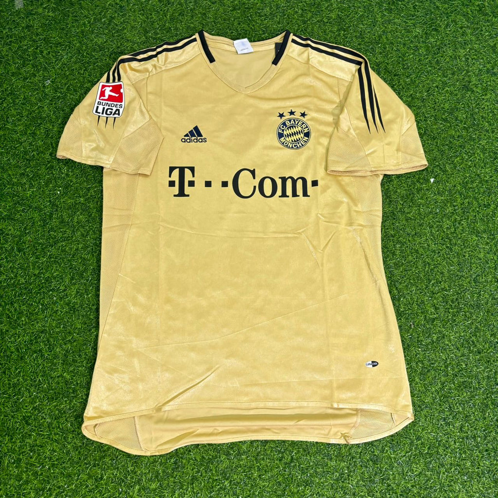 Roy Makaay Bayern München 2004/05 Retro Golden Set – Front View