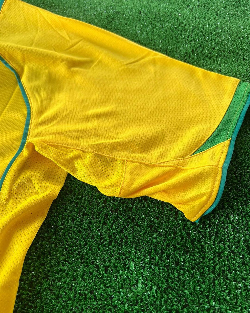 2004/06 Ronaldo Nazario Brazil Retro Football Jersey – 5