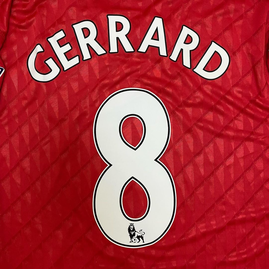 Steven Gerrard Liverpool 2010 2011 Season Long Sleeves Red Retro Jersey – Detailed View