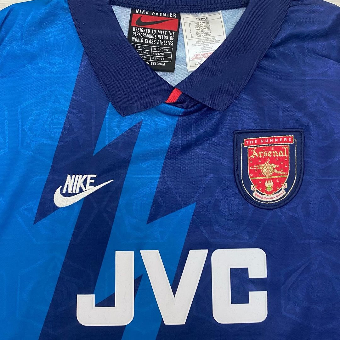 Fredrik Ljungberg 8 – Arsenal Retro Kit Jersey – 4