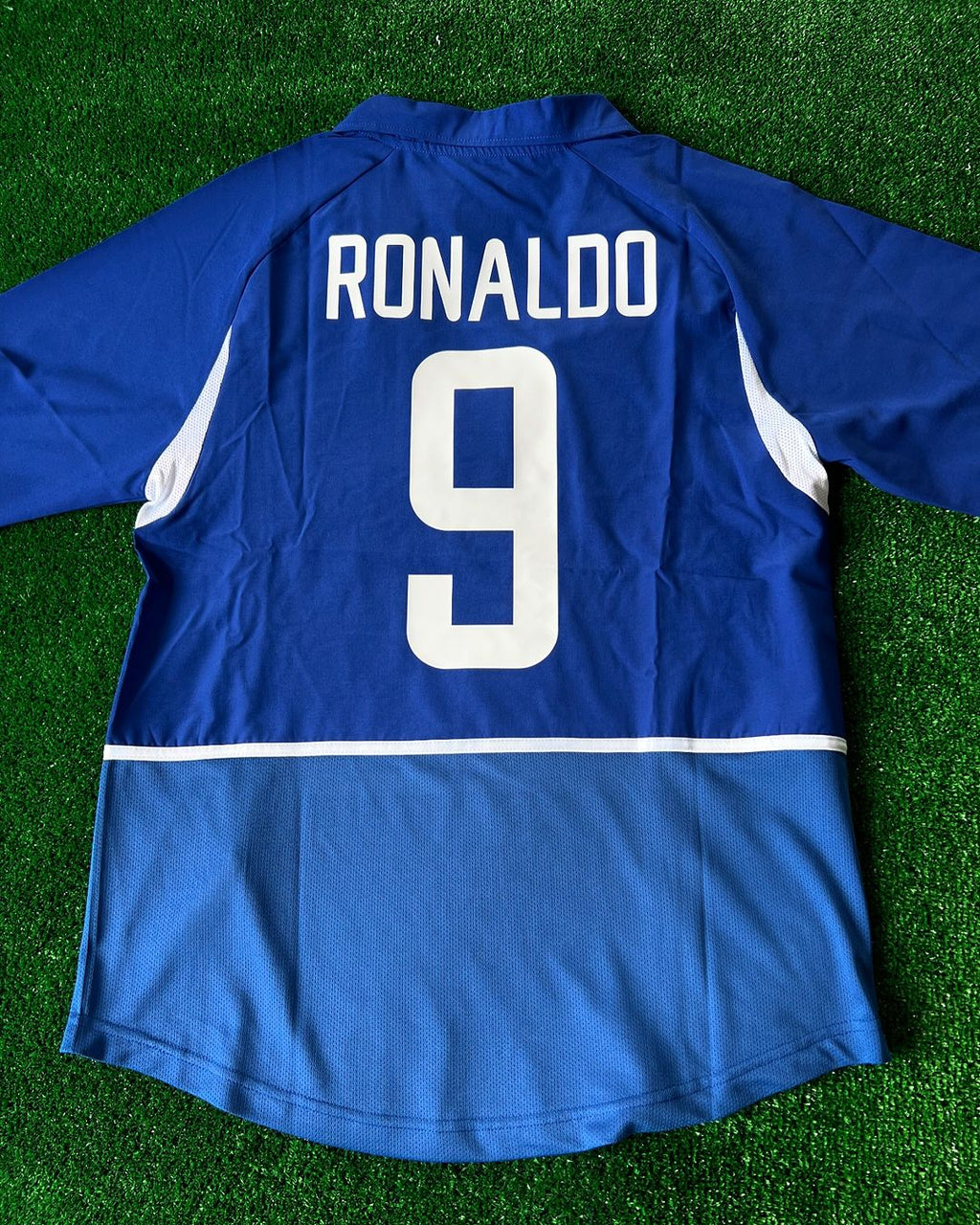 Phenomenon Ronaldo Nazario Brazil 2002 World Cup Blue Retro Short-Sleeve Jersey – Back View