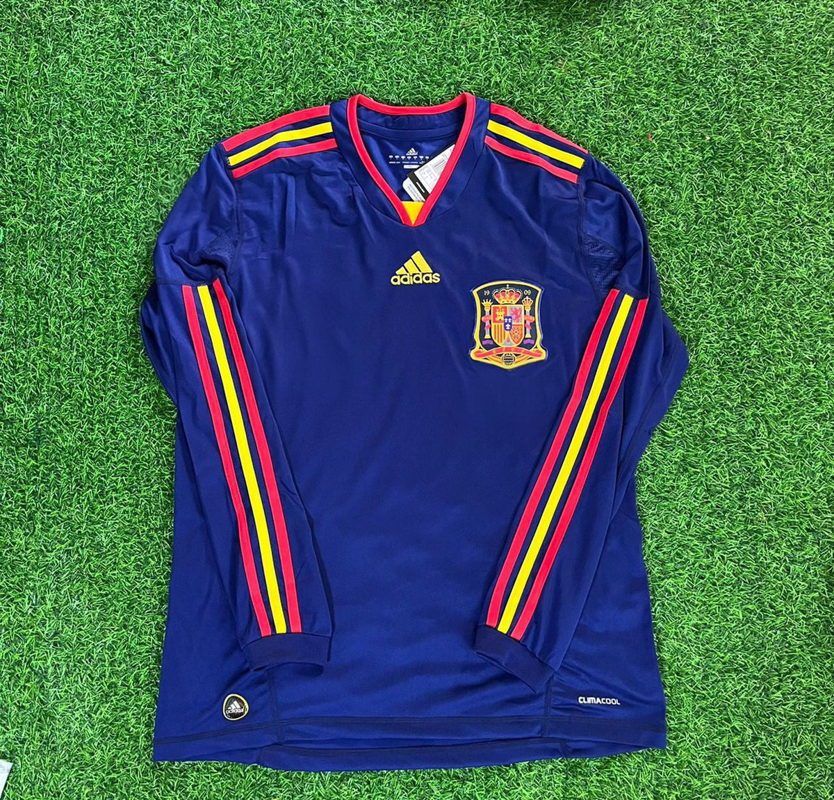 Ferran Torres - Spain Commemorative Retro Football Jersey – Front View