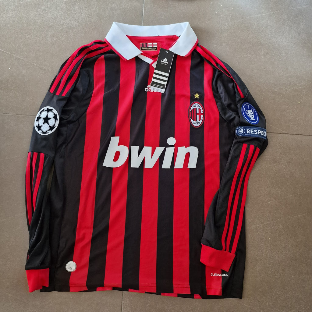 2010/11 Ronaldinho AC Milan Season Retro Football Jersey – Front View