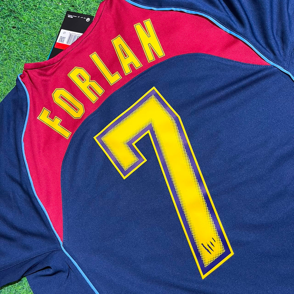 Atletico Madrid Black SpiderMan Retro Football Jersey – Diego Forlán #7 – Detailed View