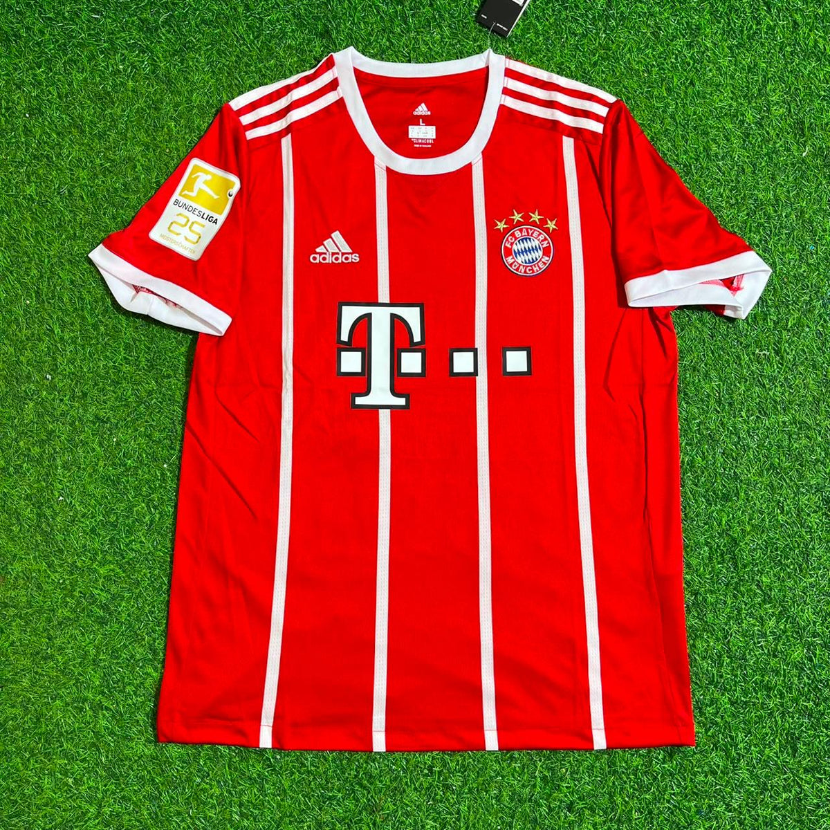 Bayern Munich 2017-2018 Retro Home Jersey – Jerome Boateng – Detailed View