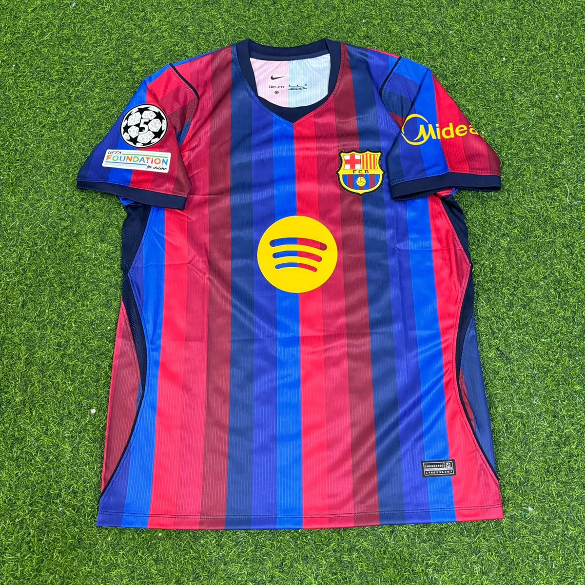 Ferran Torres #7 Barcelona 2027 New Season Champions League Patch Home Jersey – Front View