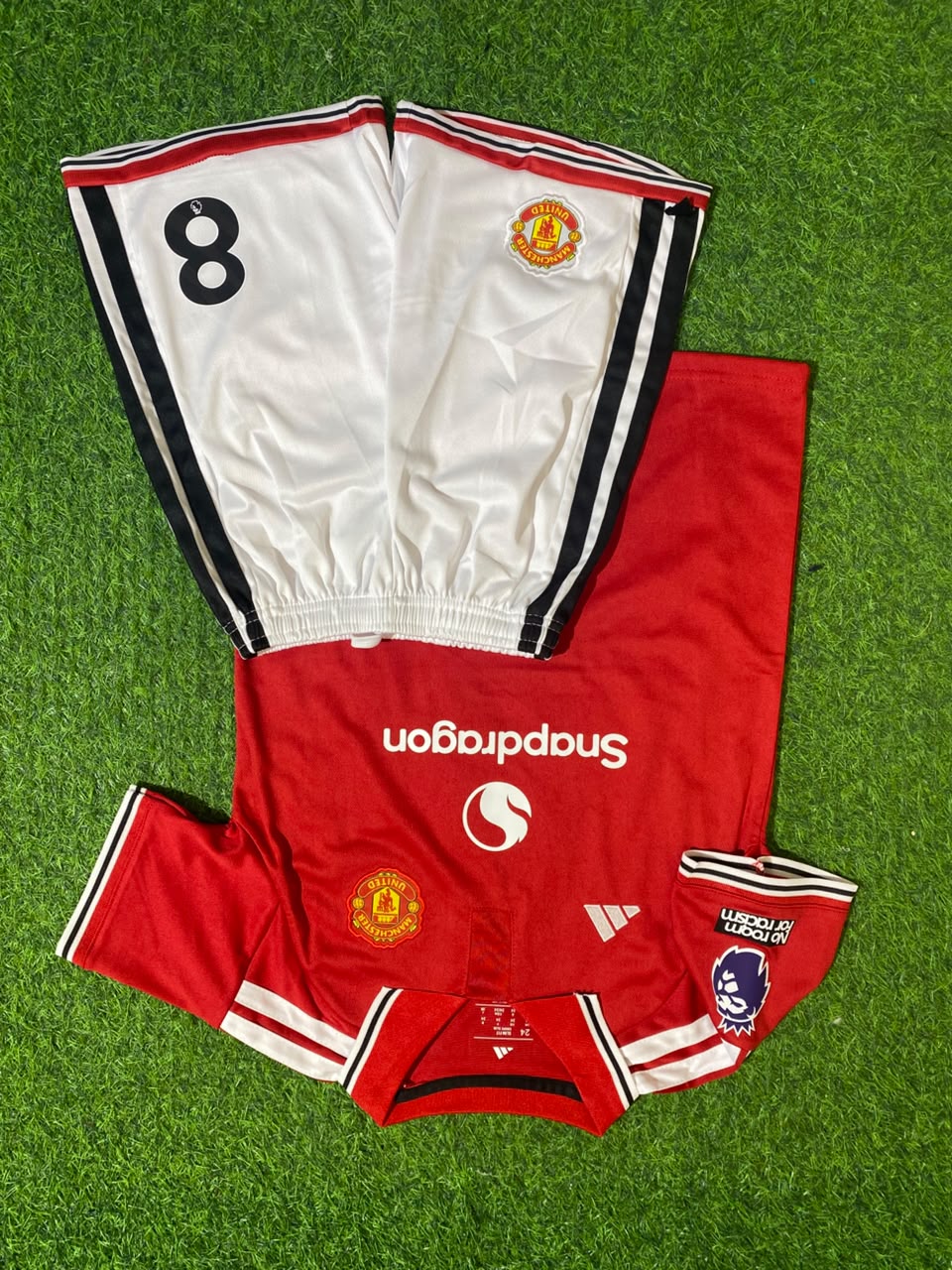 Bruno Fernandes Manchester United 2027 New Season Home Kids Football Jersey – Detailed View
