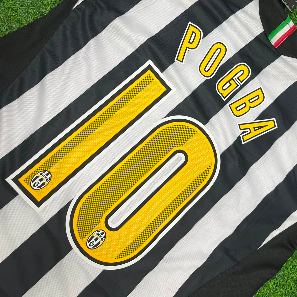 Juventus Retro Jersey | Kit | | – Paul Pogba – Detailed View