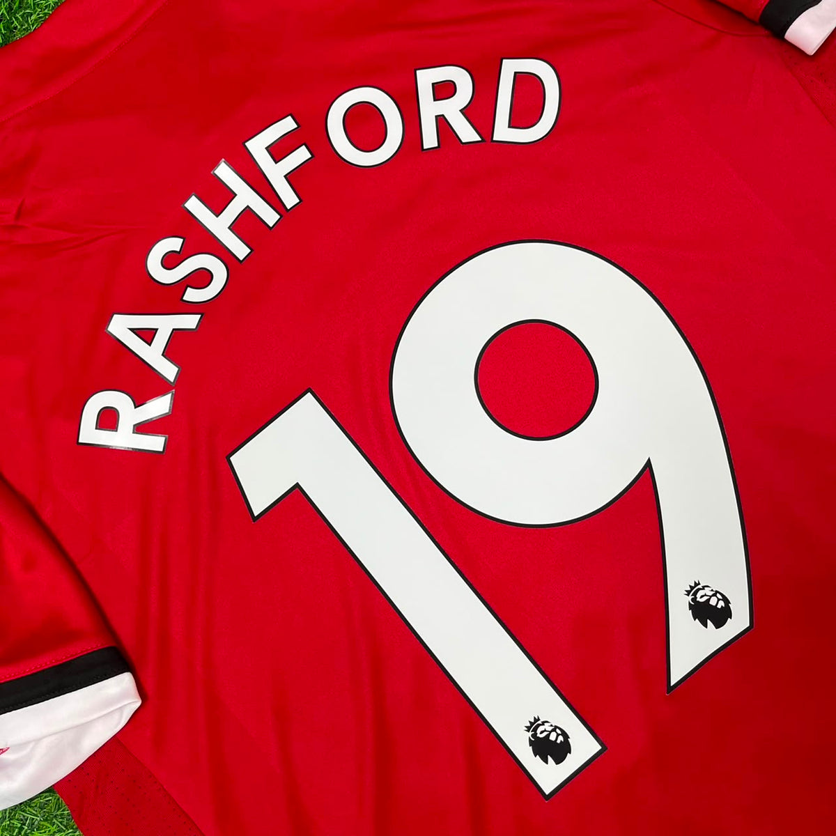 Marcus Rashford Manchester United 2017/2018 Football Jersey – Detailed View