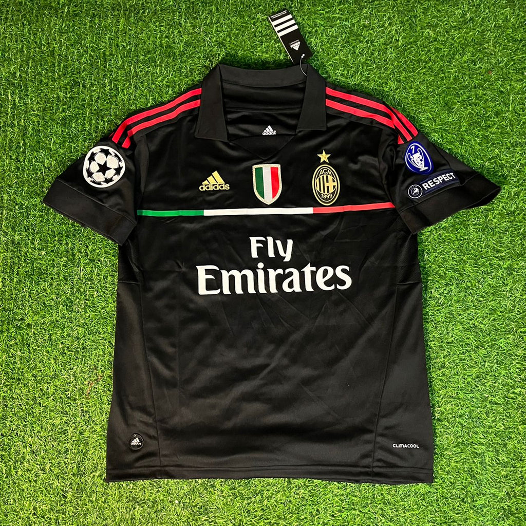 Zlatan Ibrahimović 11 - Milan Third Kit 2011/12 Retro Kit Jersey – Front View