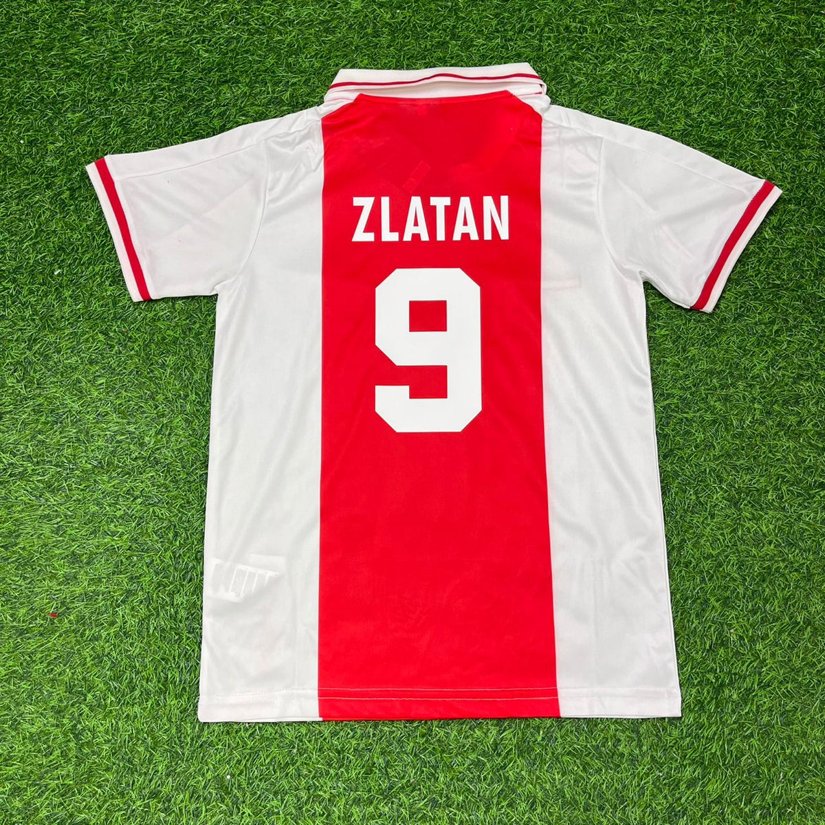 Zlatan Ibrahimović Ajax 2000s White Retro Football Jersey – Detailed View