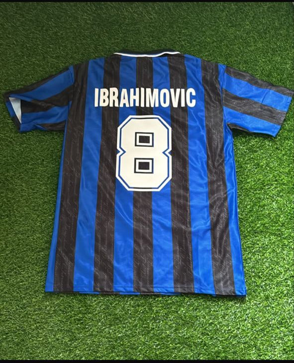 Inter Milan Home Retro Kids Football Jersey – Zlatan Ibrahimović #8 – Detailed View