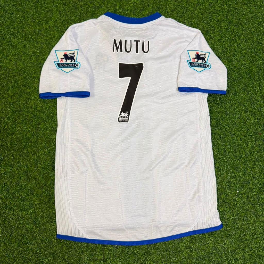Adrian Mutu Chelsea Away 2004/05 Retro Kids White Football Jersey – Detailed View