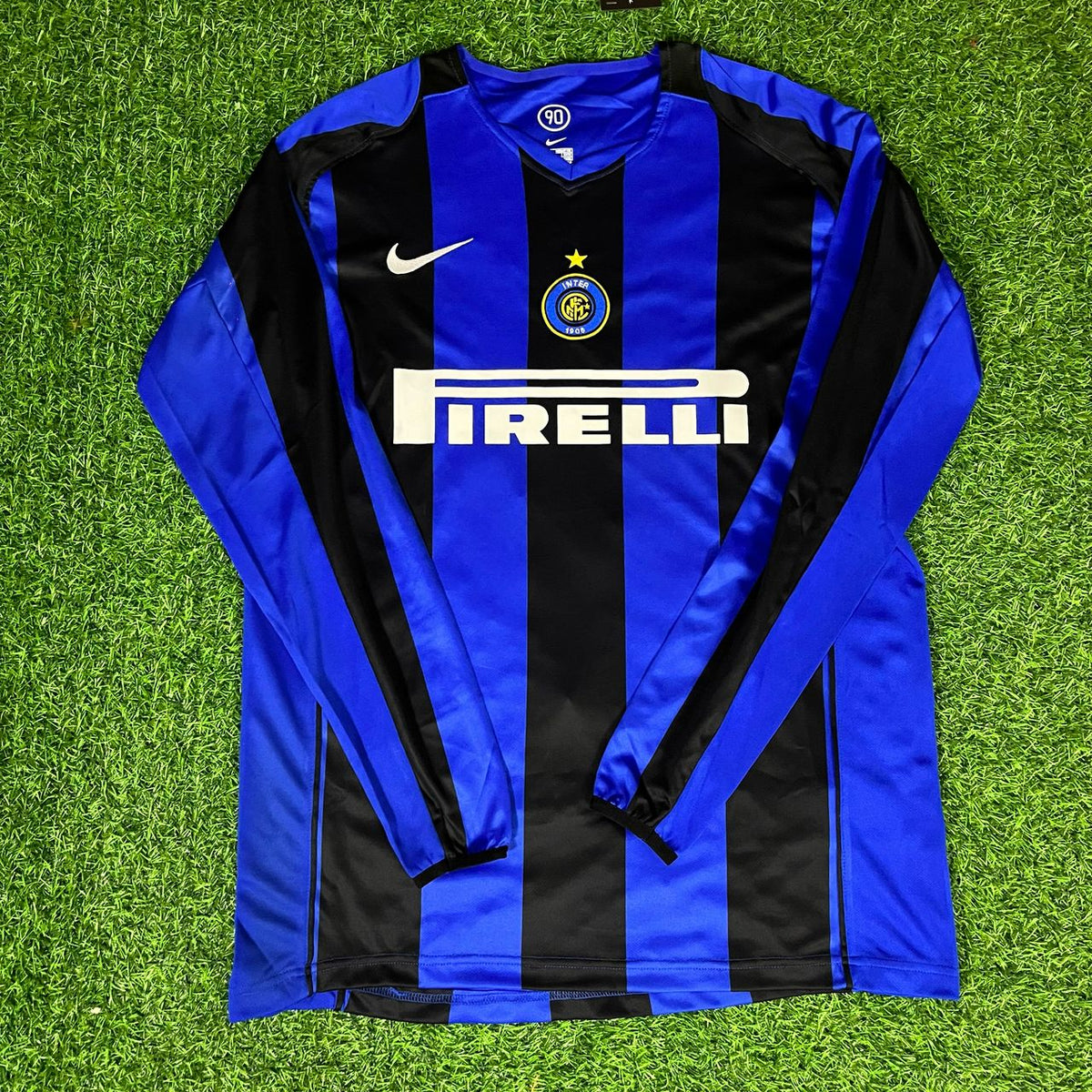 Adriano – Inter Milan 2005/06 Retro Kit Jersey – | | – Front View