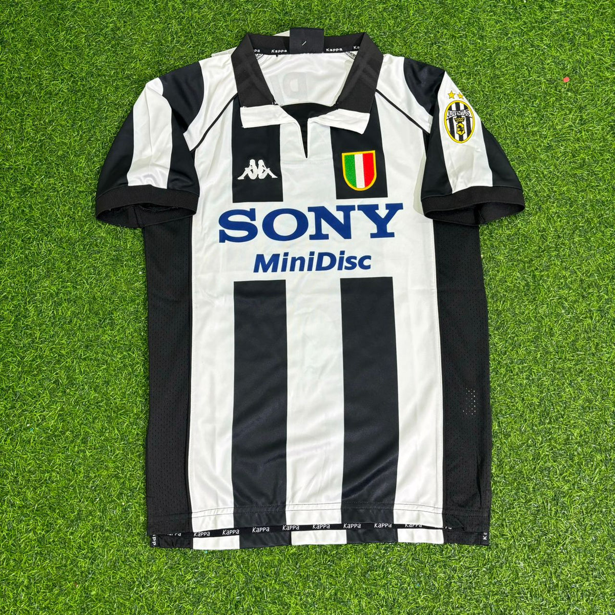 Juventus Home 1997/1998 Retro Kit Jersey – Alessio Tacchinardi 20 - – Front View