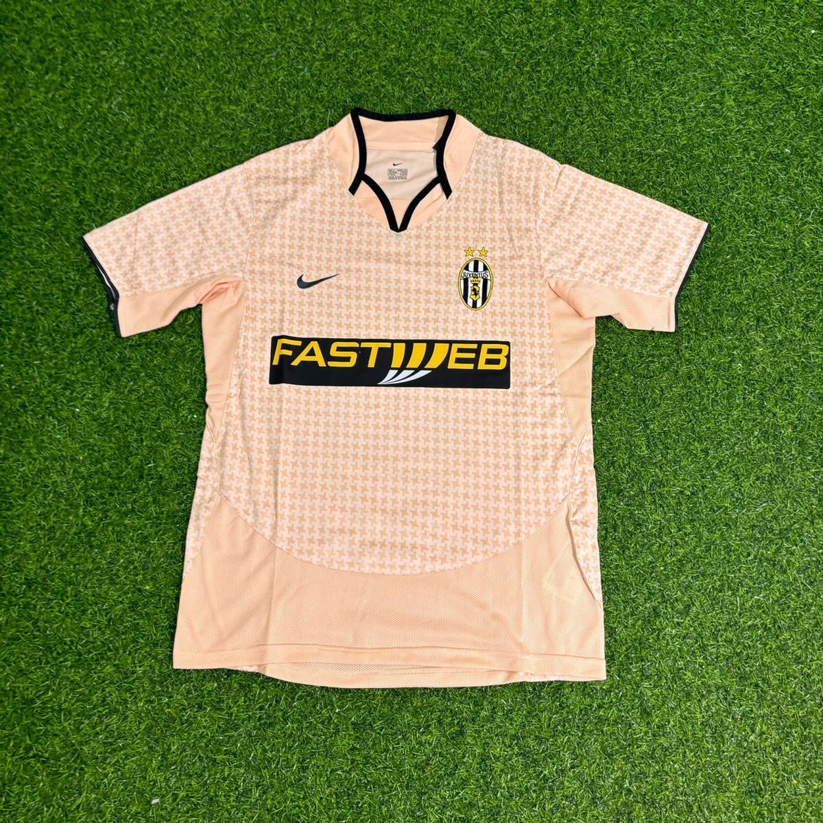Juventus Away Retro Football Jersey – Fabio Cannavaro 28 – Front View