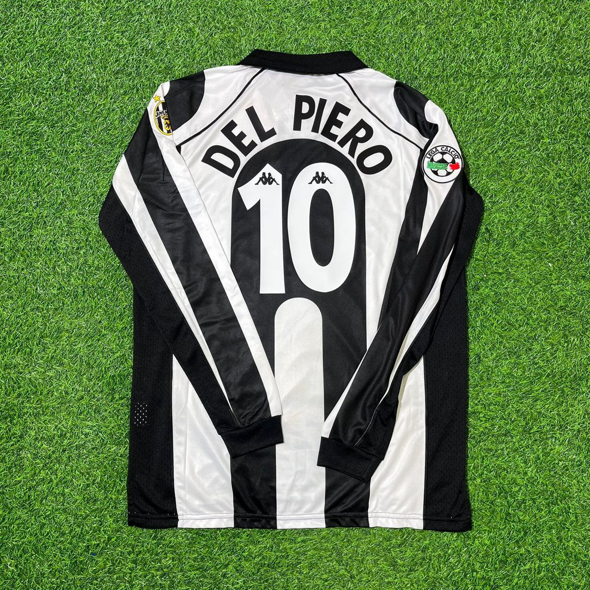 1997/98 Alessandro Del Piero 10 - Juventus Home Retro Football Jersey – Back View