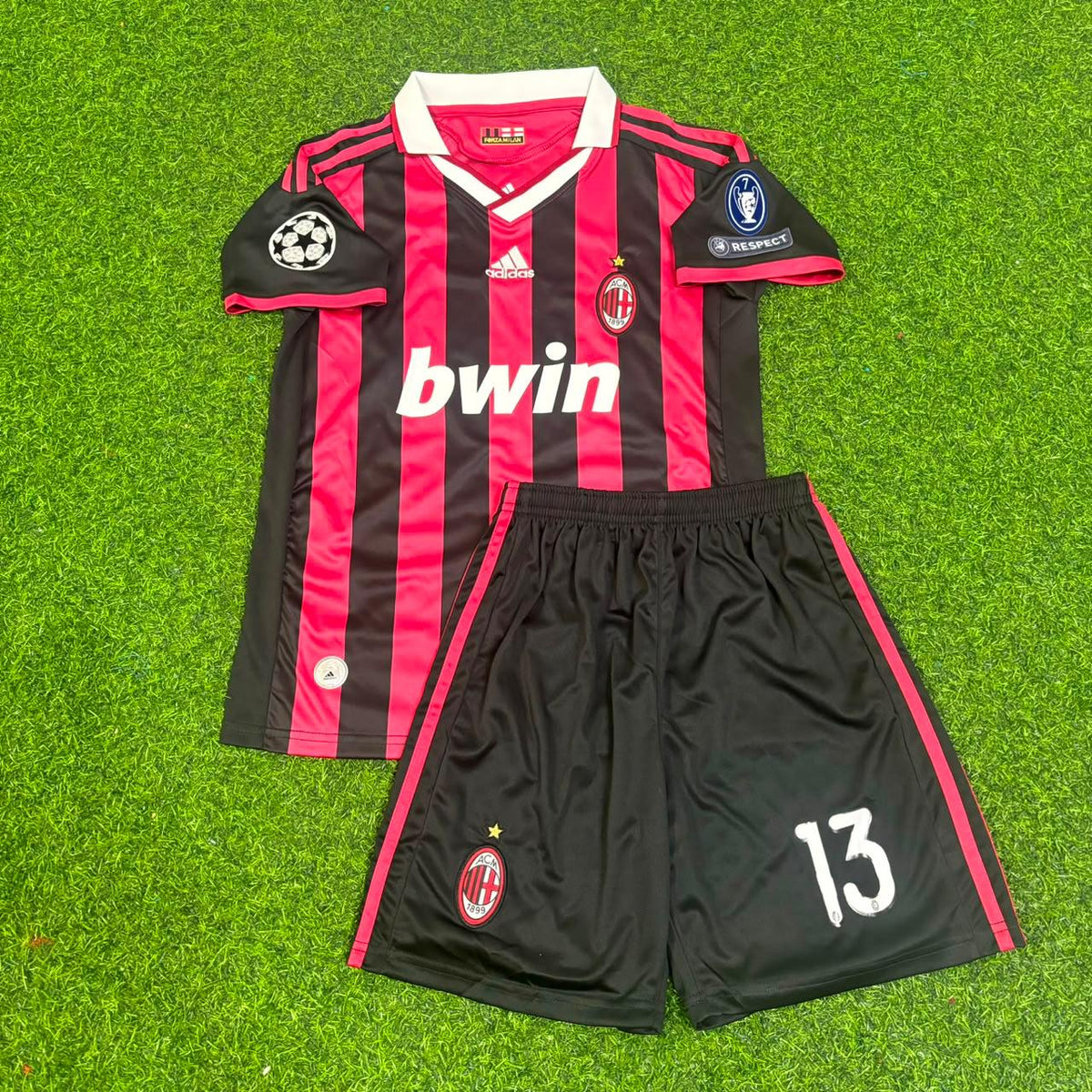 AC Milan 2009-10 Retro Kit Jersey – | KinderTrikot | Enfant – Alessandro Nesta #13– – Detailed View