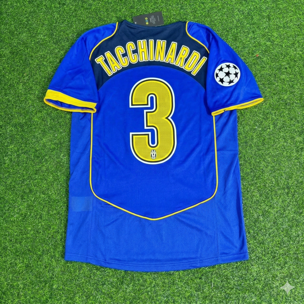 Juventus 2004-2005 Blue Retro Jersey | Kit | | – Alessio Tacchinardi – Back View