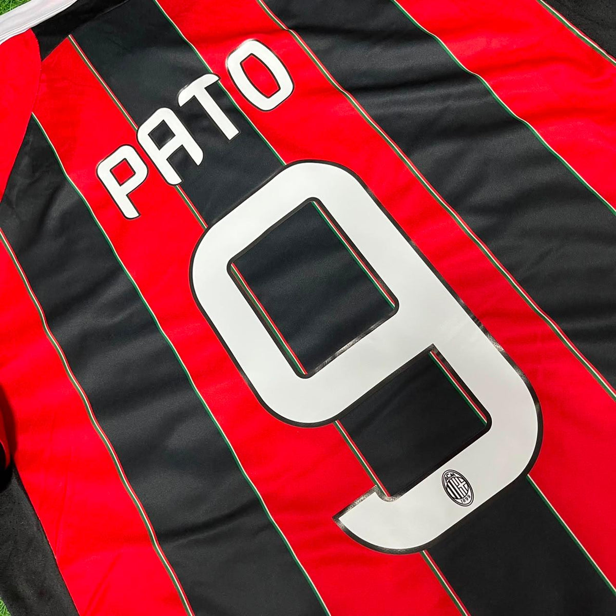 Alexandre Pato – AC Milan 2012/13 Home Retro Kit Jersey – | | – Detailed View
