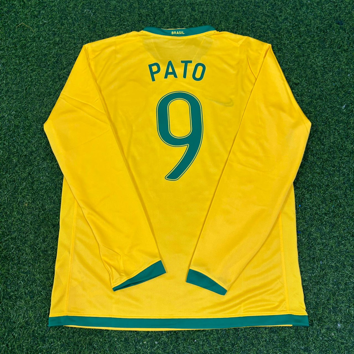 Brazil Long Sleeve Retro Football Jersey – Alexandre Pato #9 – Back View