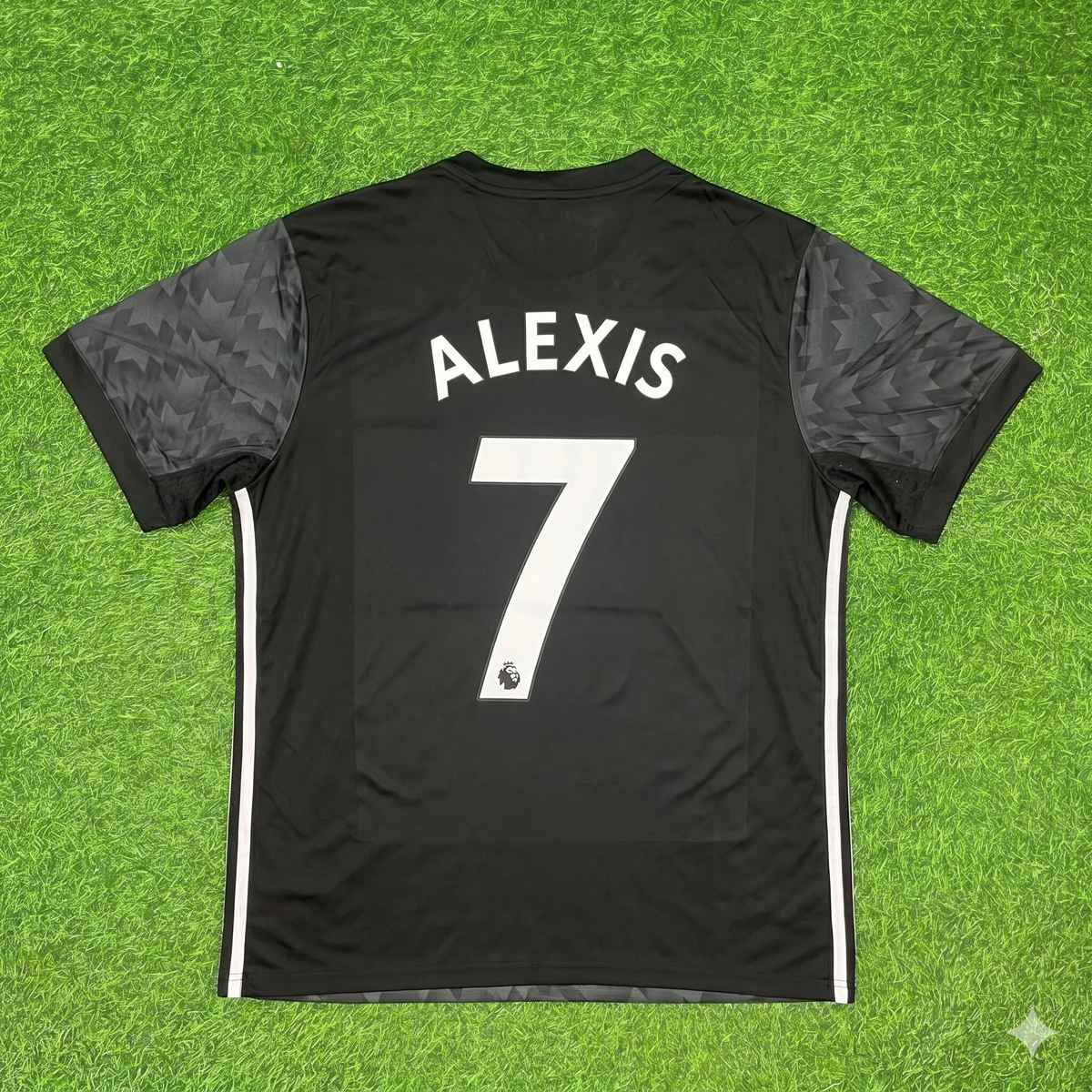 2017/18 Alexis Sanchez Manchester United Black Retro Football Jersey – Back View