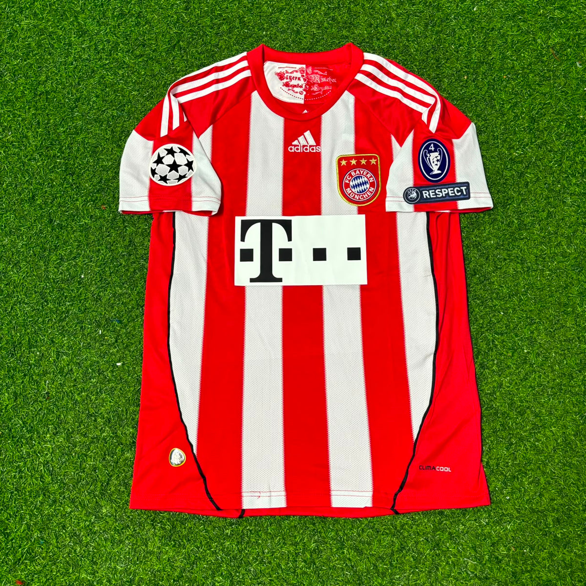 2010/11 Anatoliy Tymoshchuk Bayern Munich Home Retro Football Jersey – Front View