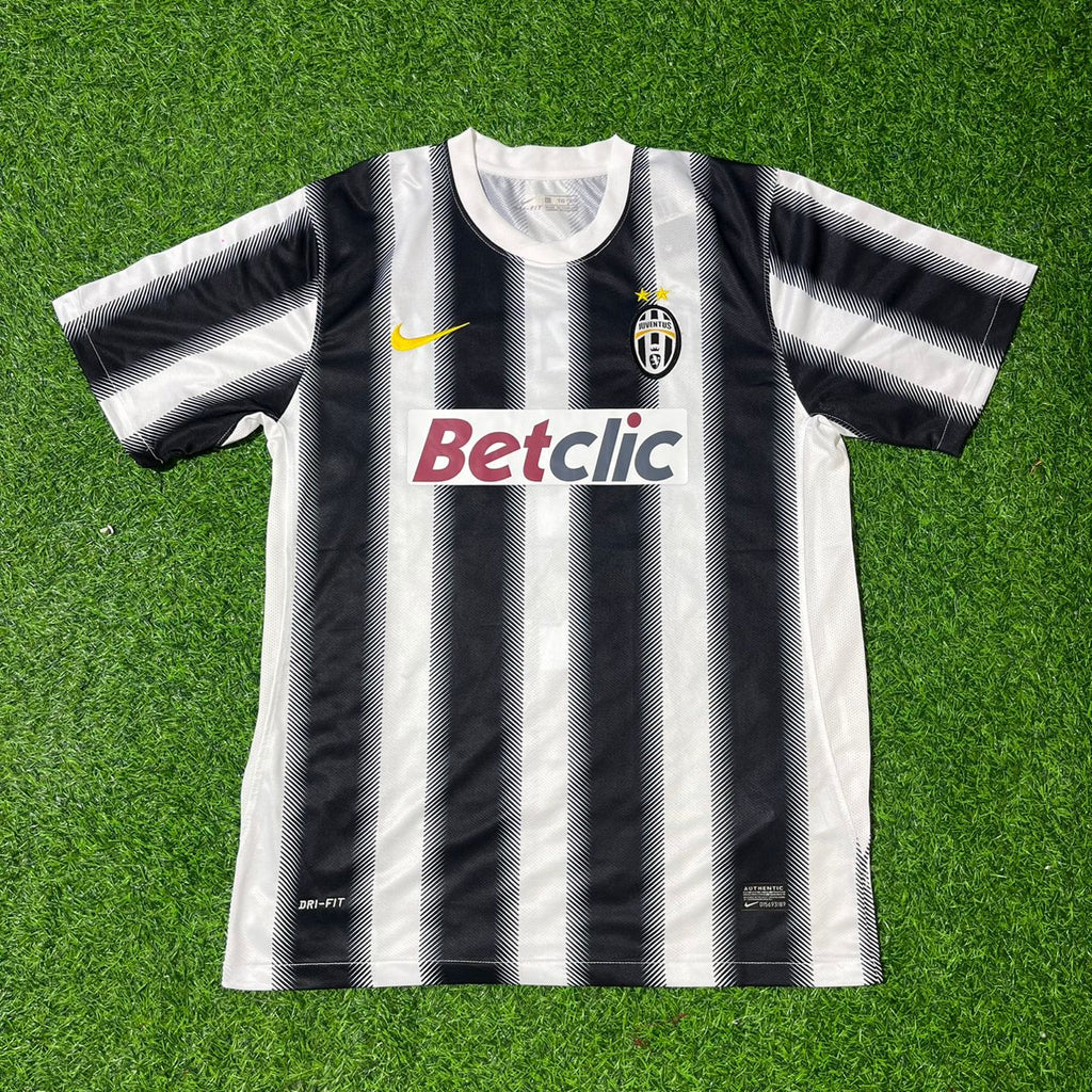 Juventus Home 2011 2012 Season Retro Jersey – Andrea Barzagli – Front View