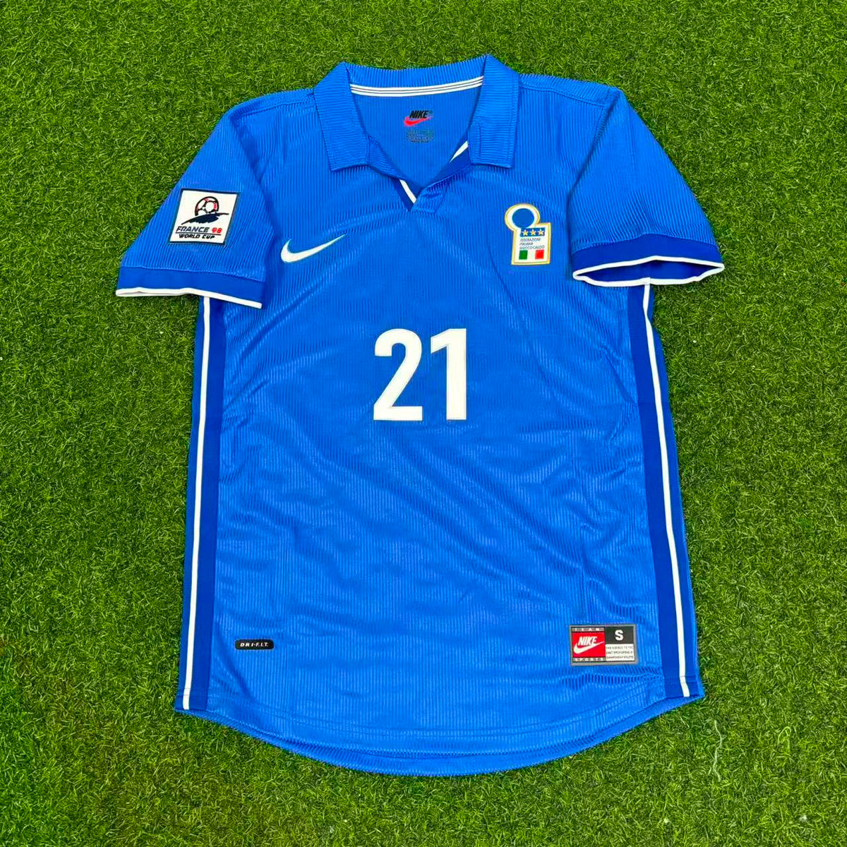 Italy Home Blue Retro Football Jersey – Andrea Pirlo – Front View
