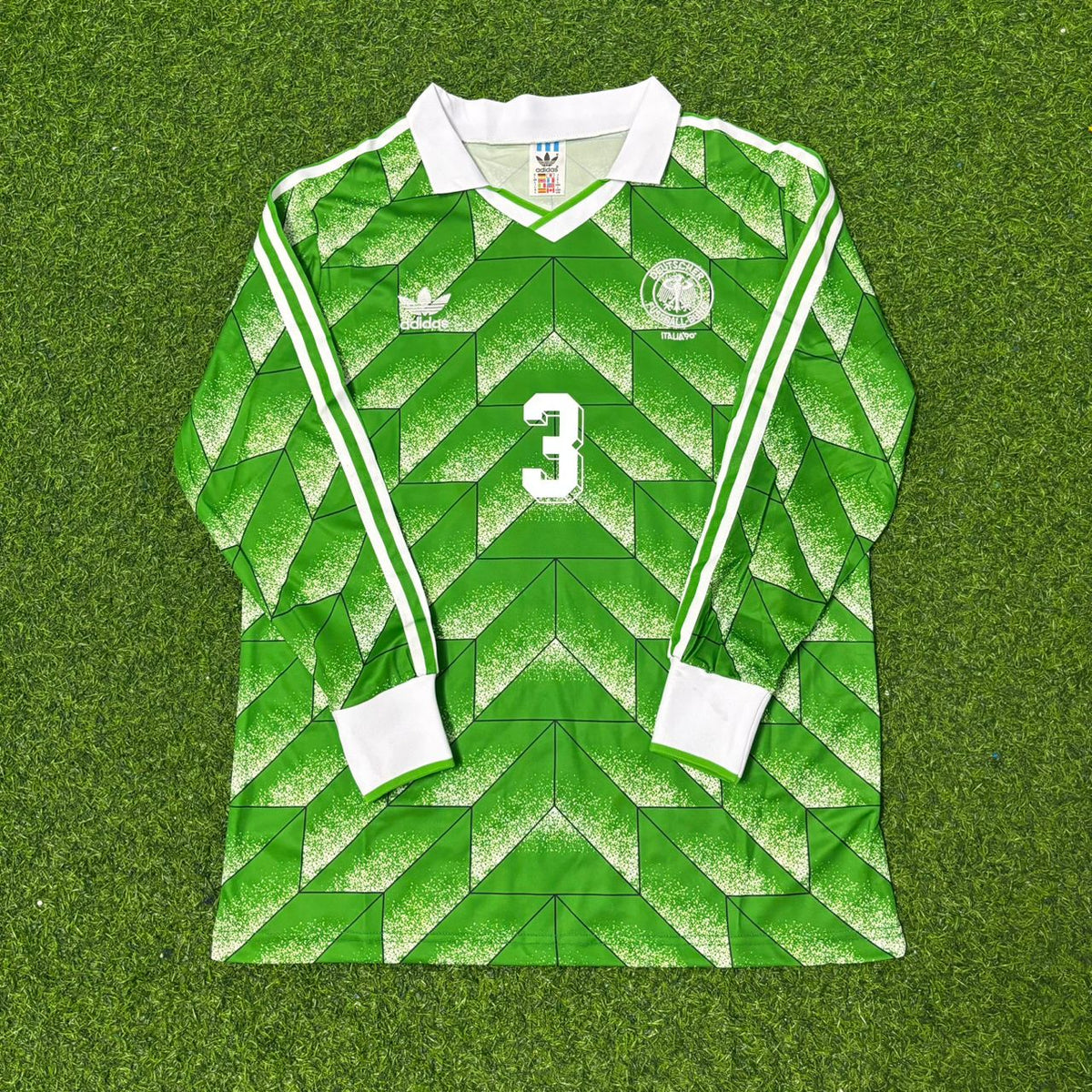 Andreas Brehme Deutschland 1990 Weltmeisterschaft Grünes Langarm Retro – Front View