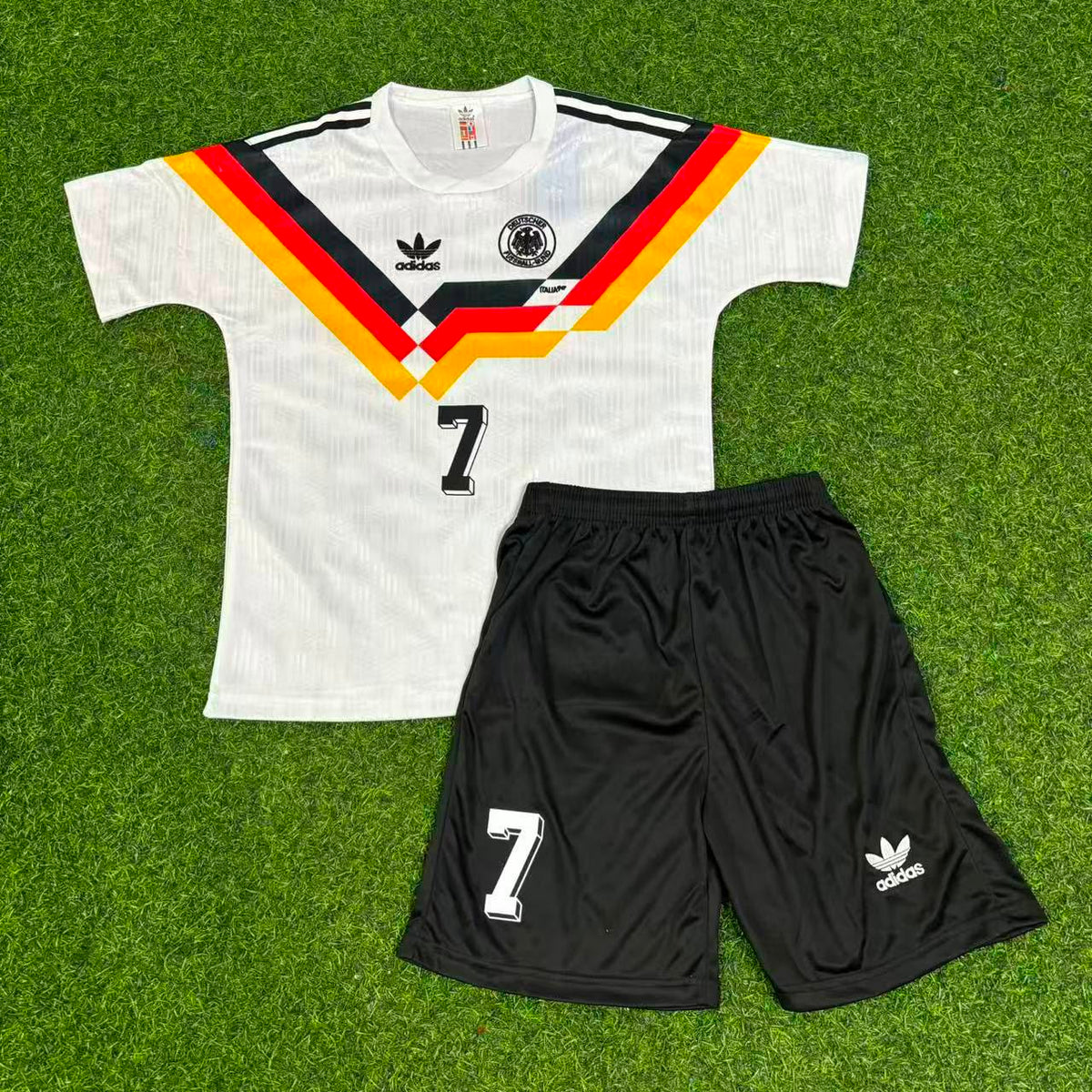 Germany Deutschland Retro Kids 1990 World Cup Jersey - Deutschland Retro Kinder WM 1990 – Andreas Möller 7- – Front View