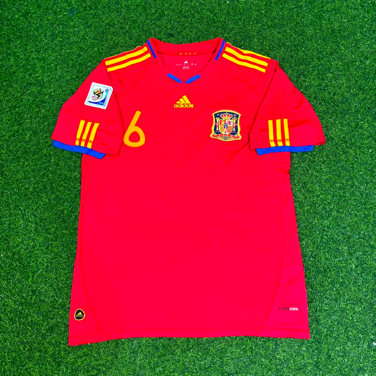 2010 Spain World Cup Andrés Iniesta #6 Retro Football Jersey – Front View