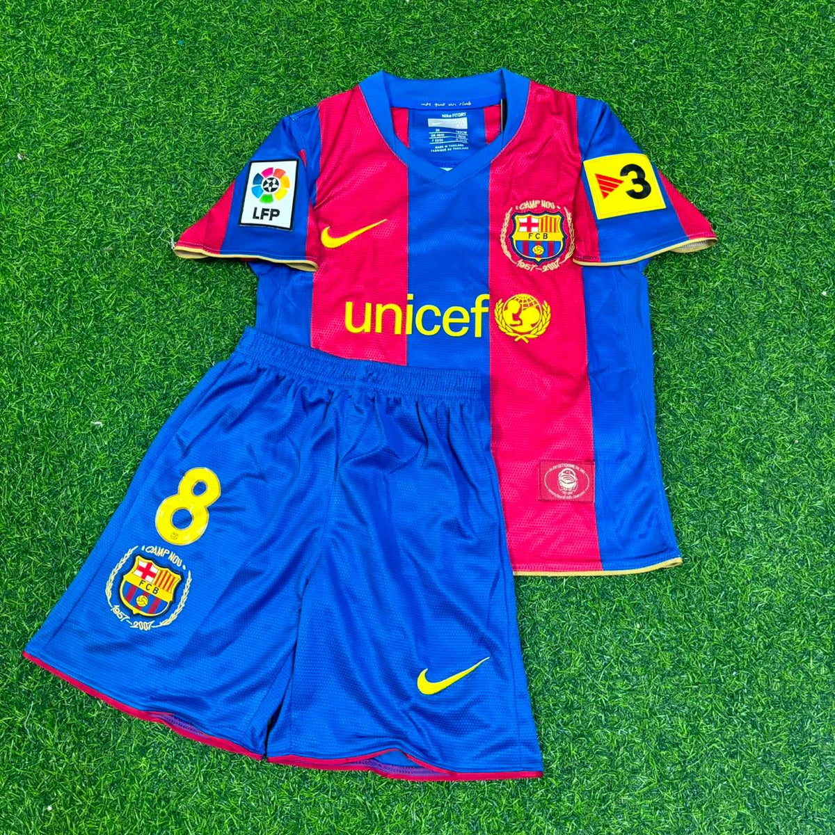 Barcelona 2007/2008 Retro KIDS Football Jersey – Andrés Iniesta 8- – Front View