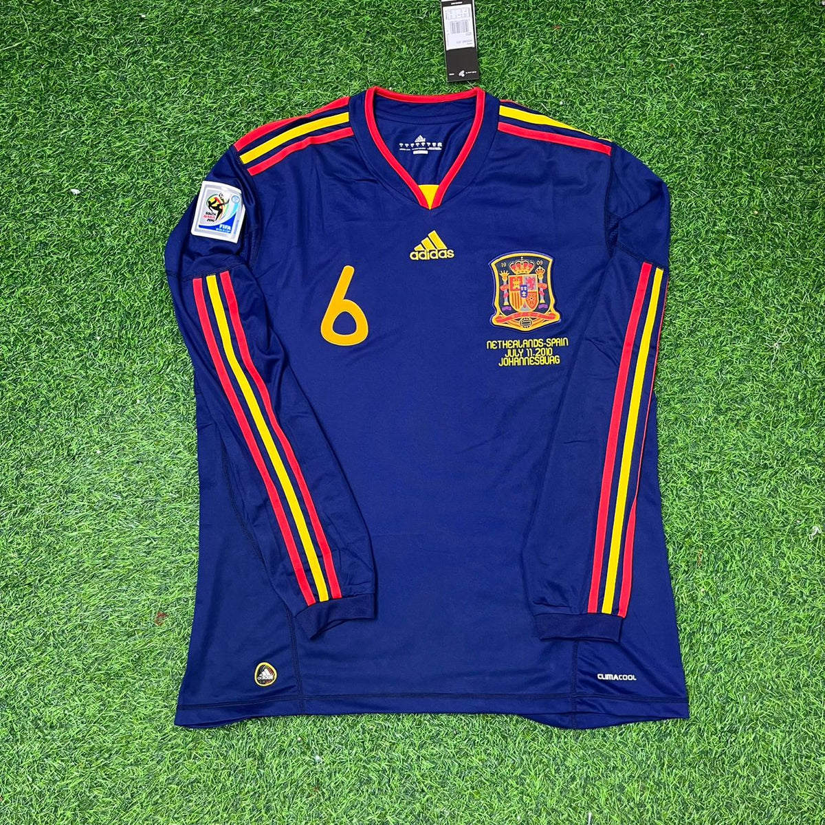 2010 Spain World Cup Andrés Iniesta Final Long Sleeve Retro Football Jersey – Front View