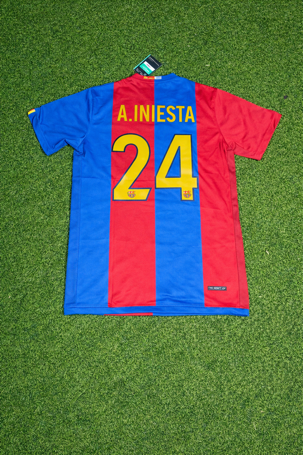 2006/07 Andres Iniesta Barcelona Home Retro Football Jersey – Back View
