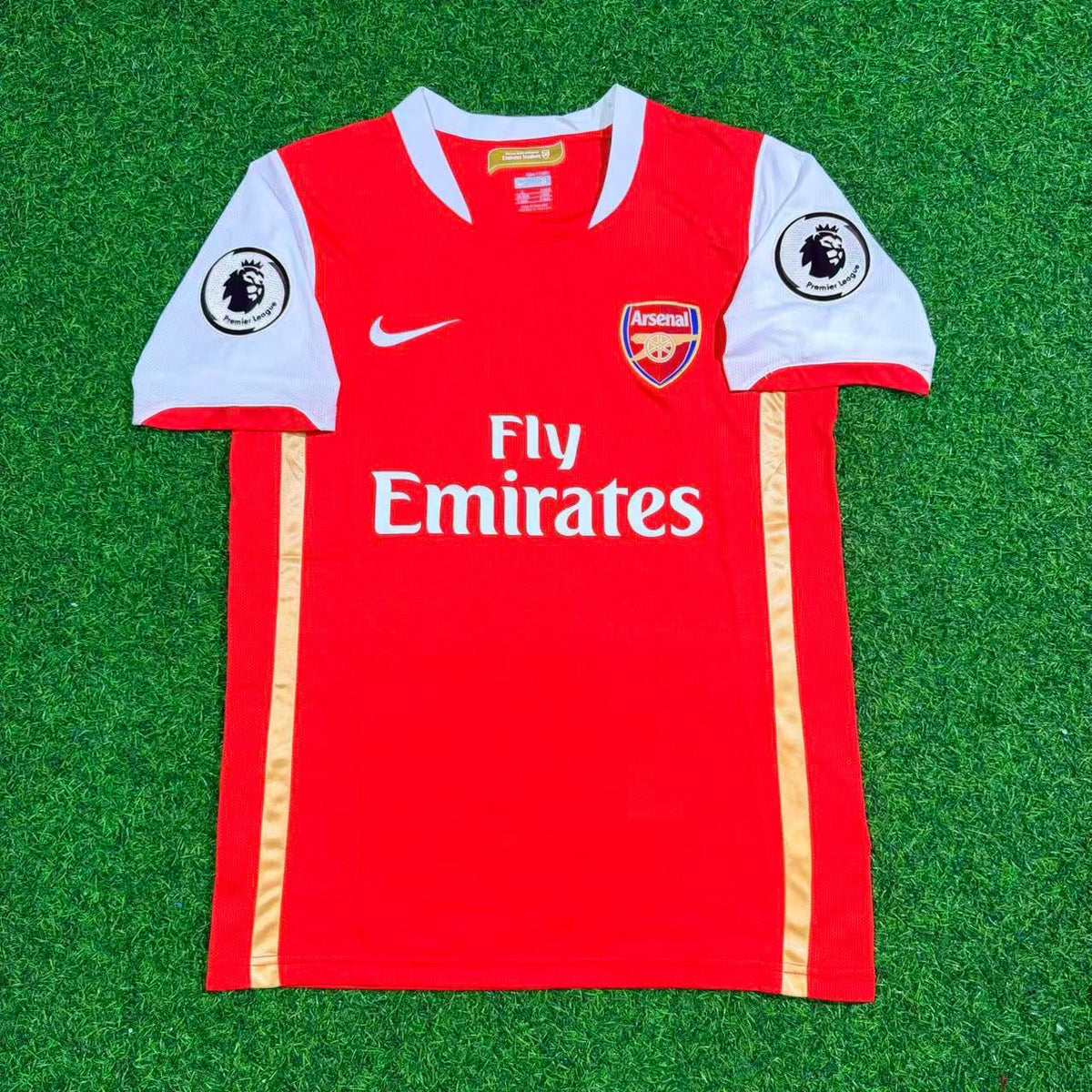 Andrey Arshavin Arsenal Retro Football Jersey – Front View