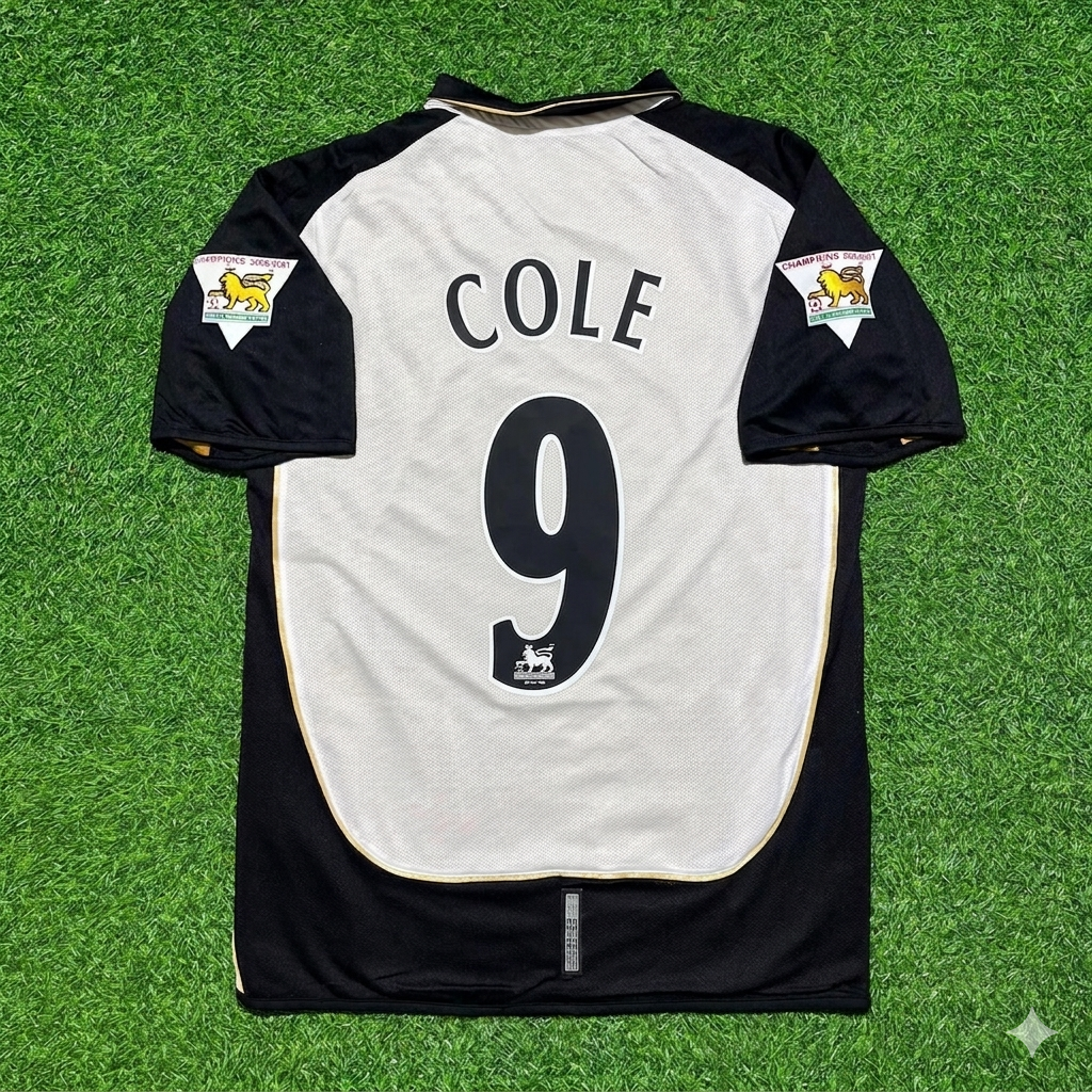 Manchester United 2001-2002 Reversible Retro Jersey – Andrew Cole #9 – Back View