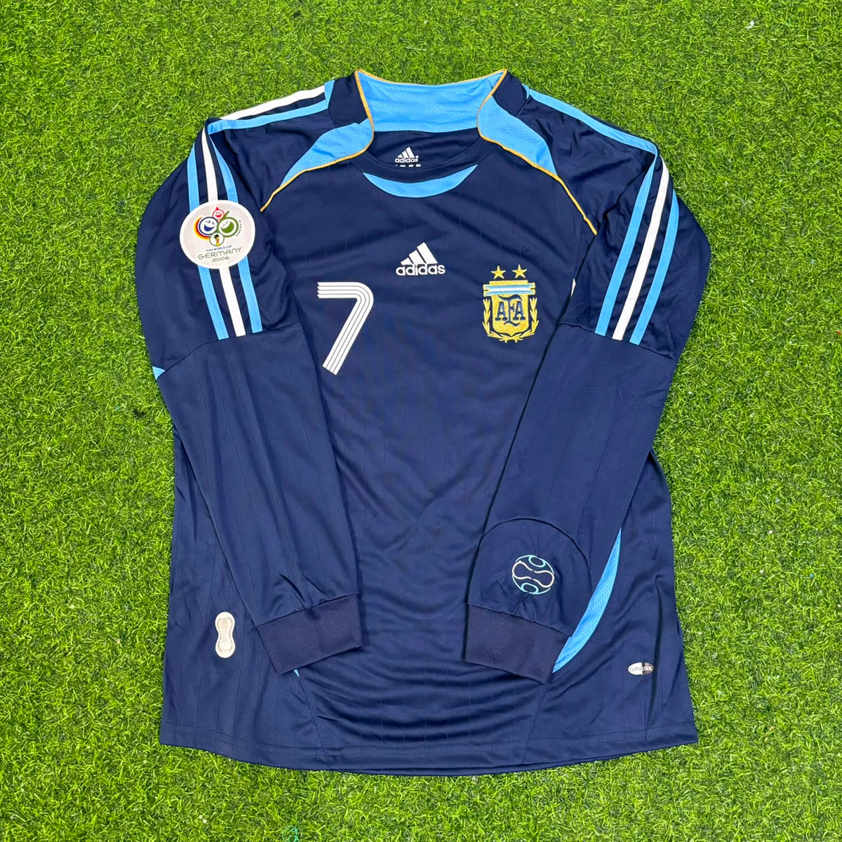 Ángel Di María Argentina 2006 World Cup Long Sleeve Retro Football Jersey – Front View