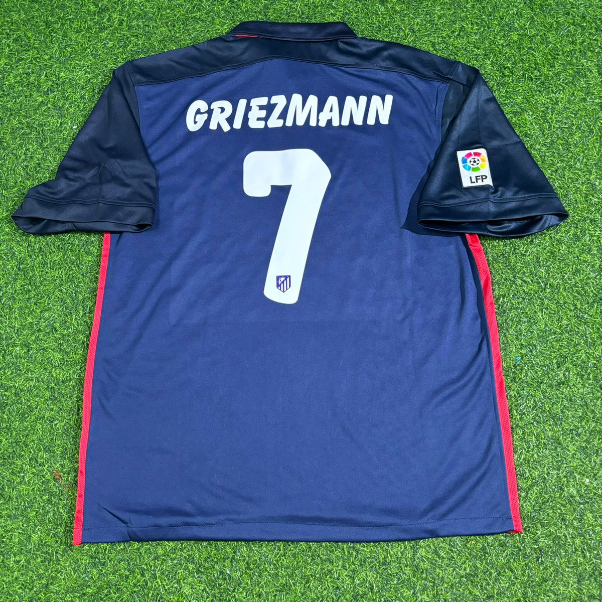 2015/16 Antoine Griezmann Atletico Madrid Retro Football Jersey – Back View