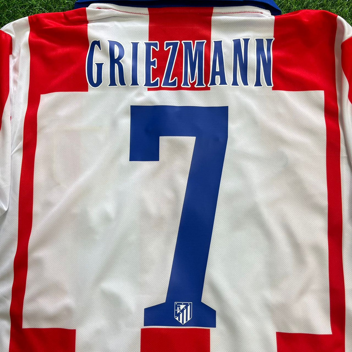 2014/15 Antoine Griezmann 7 Atlético Madrid Home Retro Kit Football Jersey – Detailed View