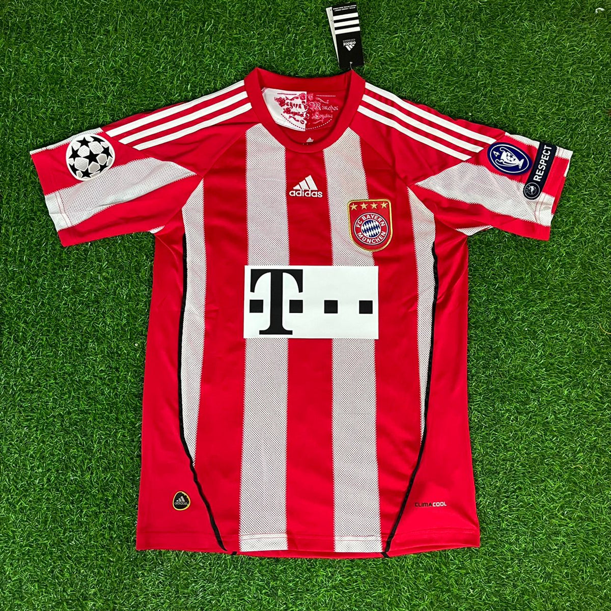 Martin Demichelis Bayern Munich 2010/11 Home Jersey – Front View