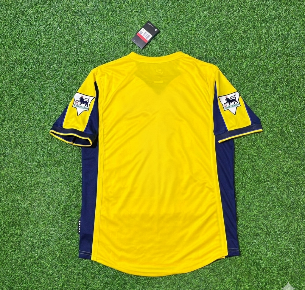 2000 Arsenal FC Retro Football Jersey – Front View