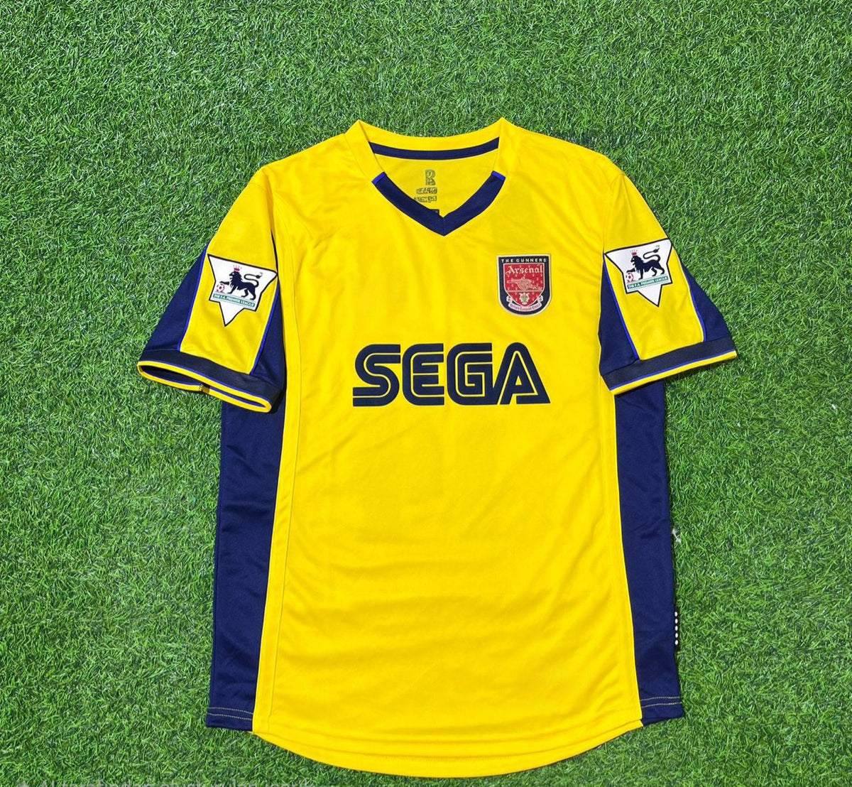 2000 Arsenal FC Retro Football Jersey – Back View