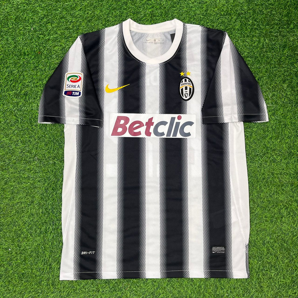 2011/12 Arturo Vidal Juventus Home Retro Football Jersey – Front View