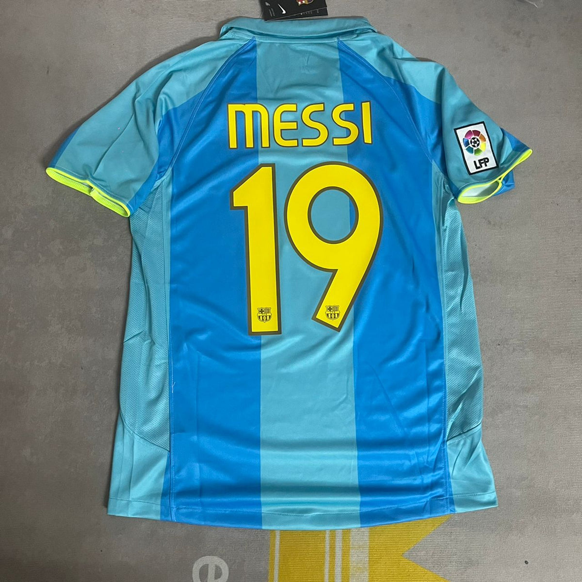Lionel Messi Barcelona Blue Yellow Number 19 First Debut Retro Jersey – 4
